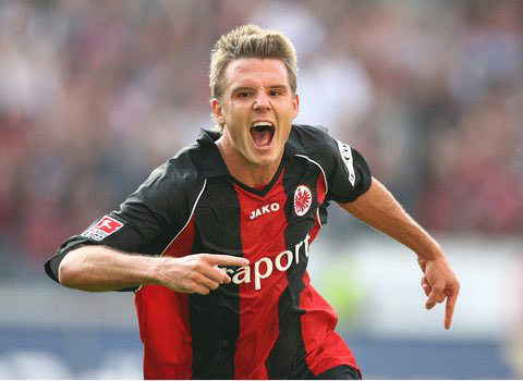 出了严峻的 出了严峻的